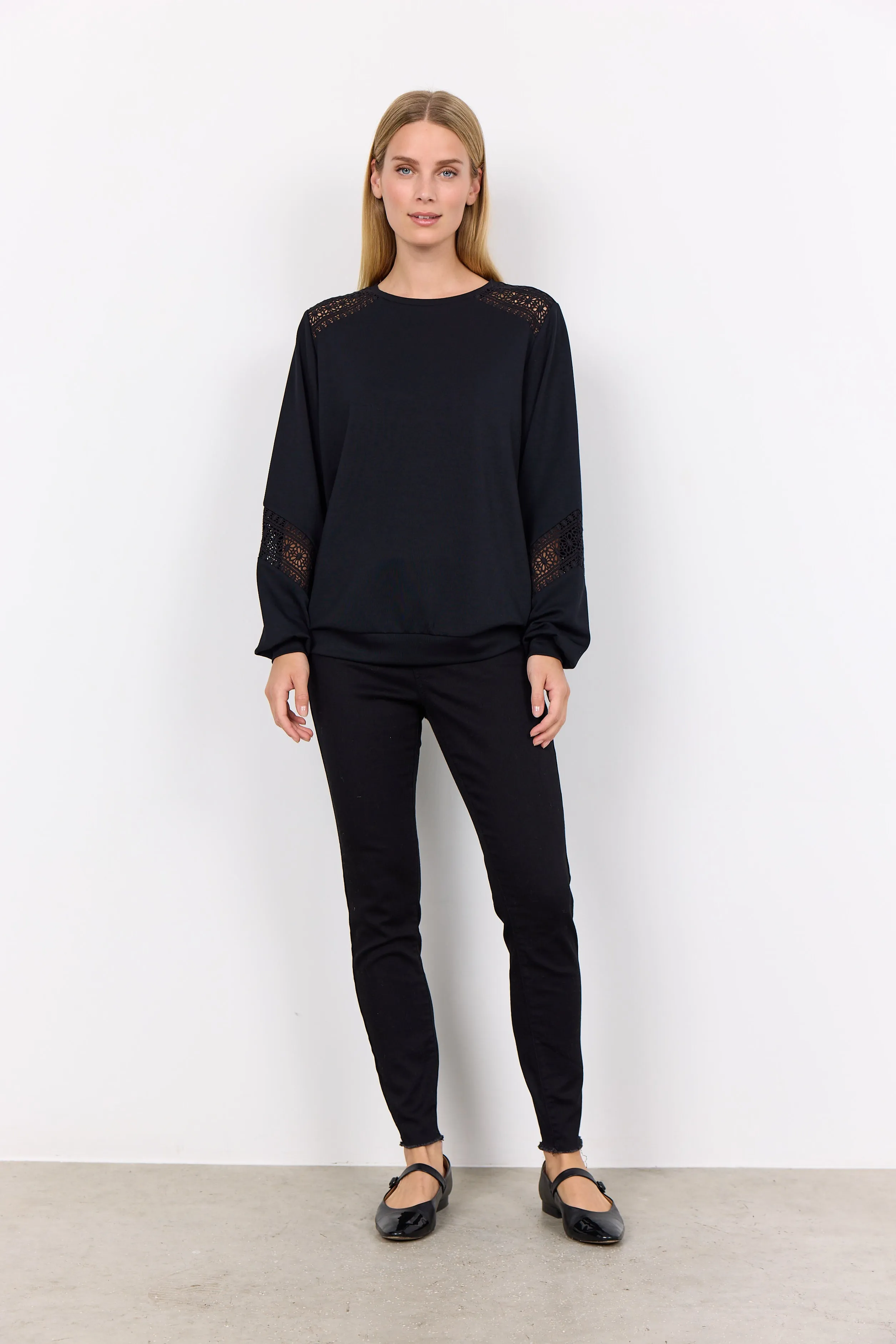 BANU 193 Sweater