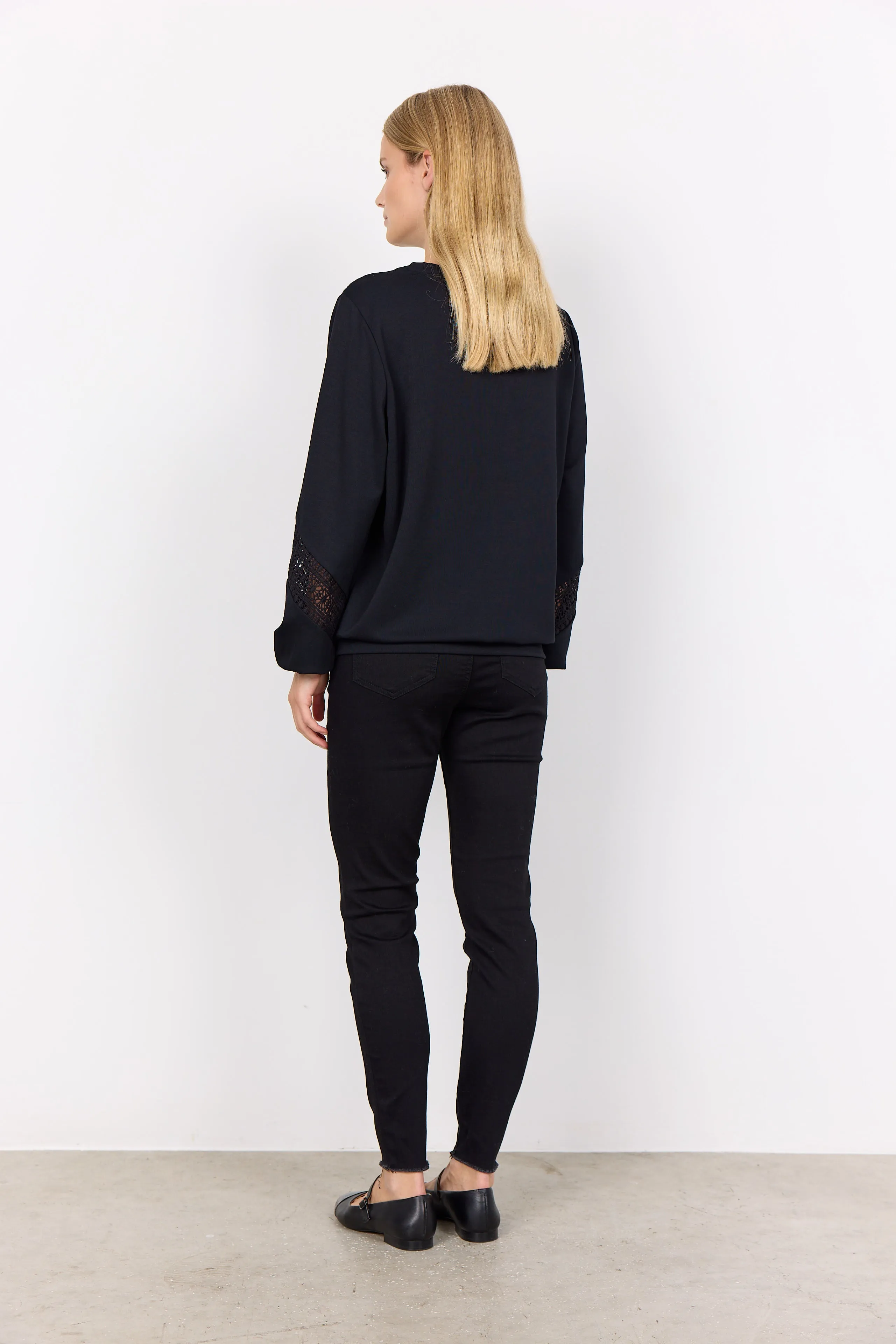 BANU 193 Sweater